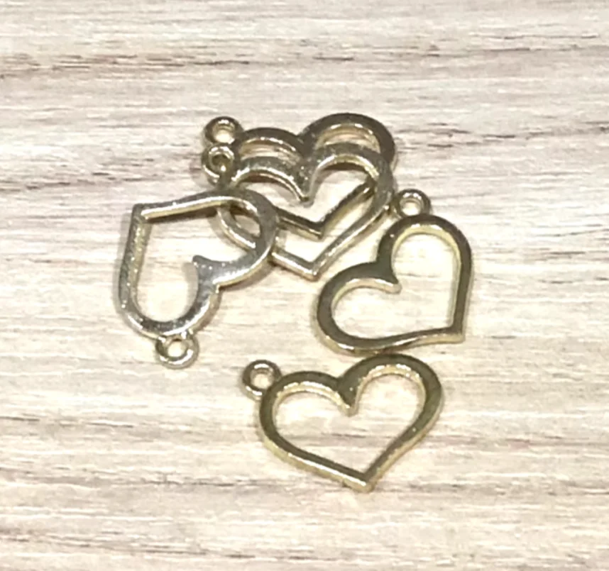 

50pcs 17*13mm Zinc alloy metal heart shaped pendants for jewelry findings HW3425