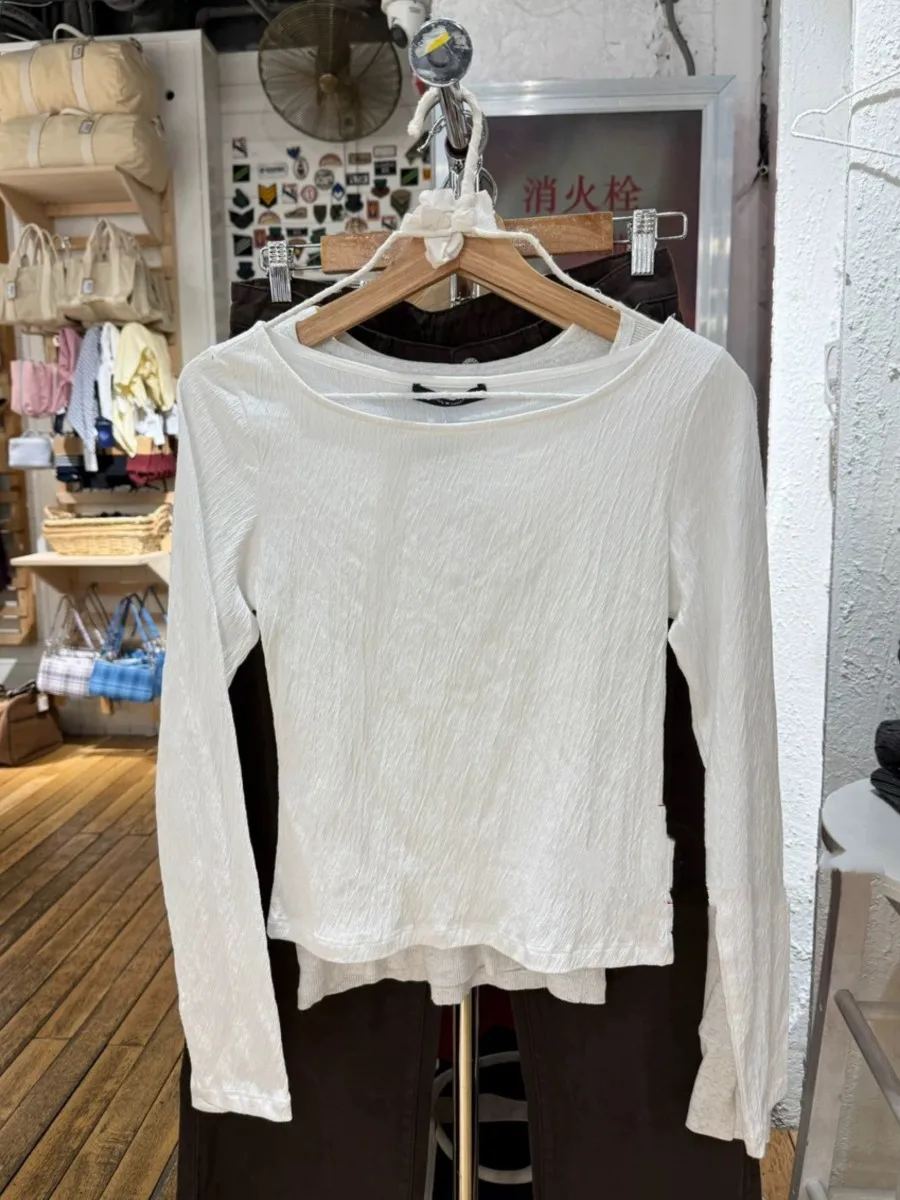 طيات الأبيض سليم كم طويل تي شيرت امرأة الربيع عادية مثير مائل الرقبة القطن الملمس تيز الحلو الأساسية بسيطة التي شيرت جديد OOTDS