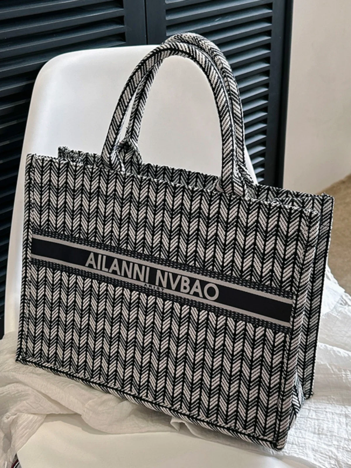 

Large Capaci Canvas Tote Bag Women's Casual op Handbag Faionable 2025 New Sle Nylon Material oulder Bag