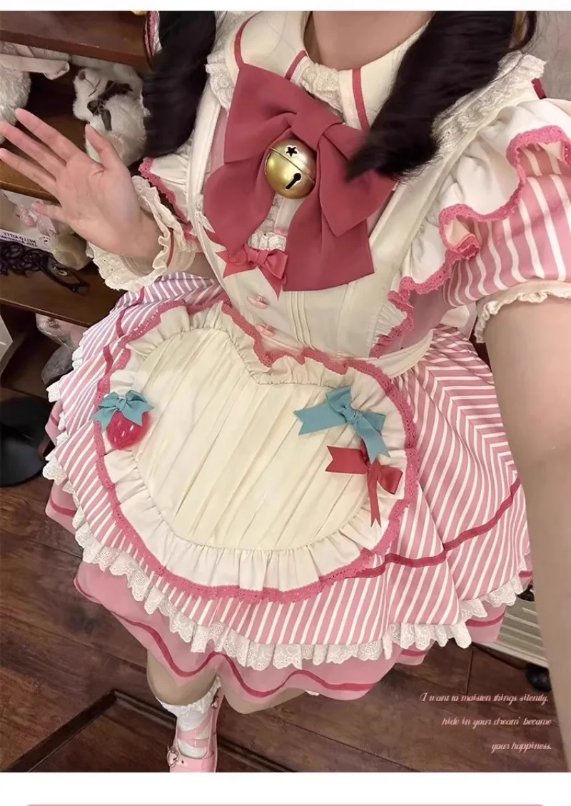 NONSAR น่ารักทุกวัน Lolita ชุดเจ้าหญิงชุดผู้หญิงหวานสีชมพู Berry Bell Bow สั้นพัฟแขน Bubble Bud ชุดมินิผ้ากันเปื้อน