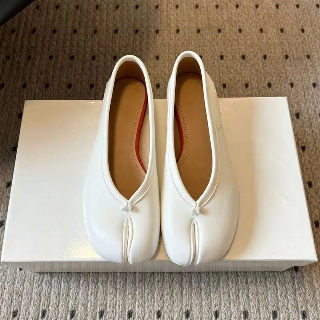 Designer French Genuine Leather Split Toe Ballet Dance Shoes for Women with Flat Bottom Temperament Butterfly Bow Pig Hoof Shoes