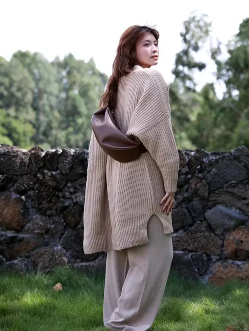 

Leather Dumpling Single Shoulder Bags for Women Retro Wide Shoulder Strap Bags Zipper Half Month Crossbody Bags