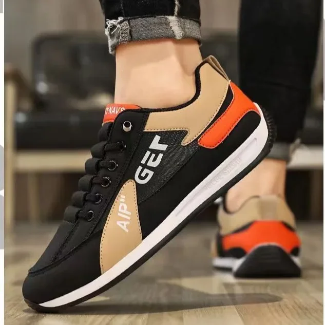 حذاء جري رجالي ربيعي جديد خفيف الوزن سهل الارتداء كاجوال منخفض الارتفاع كتلة ألوان نسخة مطورة أحذية رياضية مريحة مبطنة بالقطن