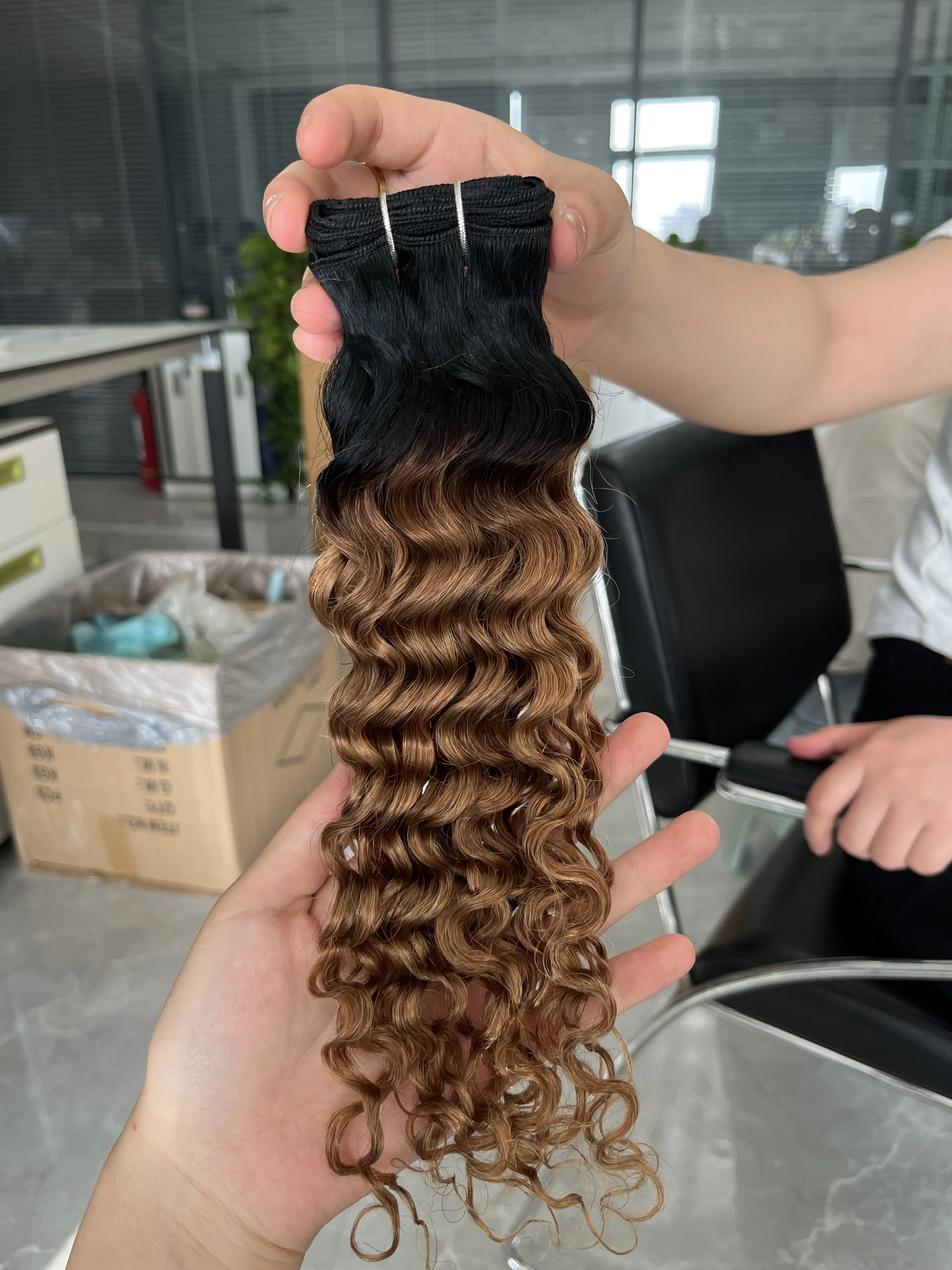 

Gemlong 100% пучок человеческих волос Глубокая волна Remy 1B/27 Ombre Бразильские волосы 50 г/шт. Наращивание утка 10-16 дюймов