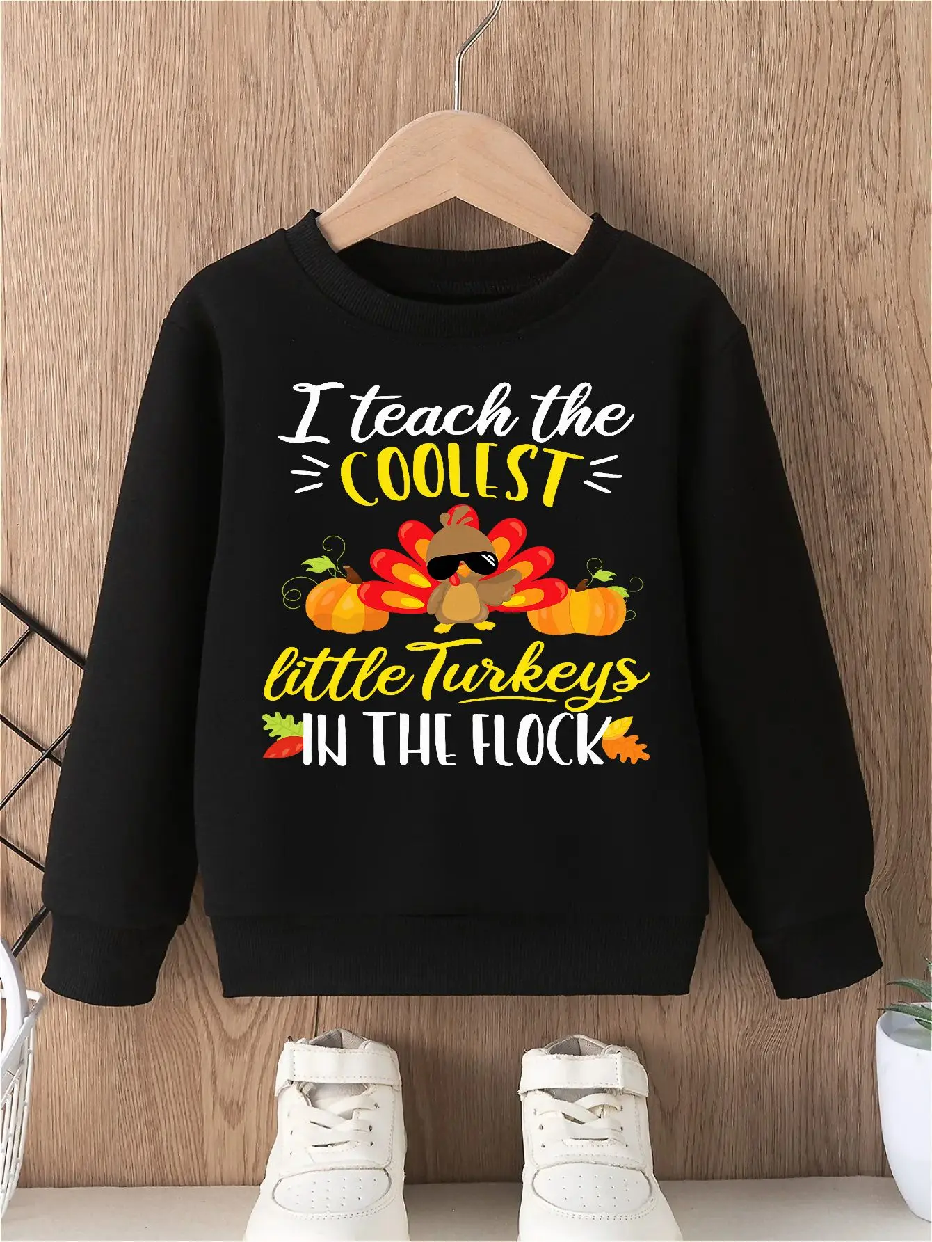 

Толстовка для мальчика на День Благодарения с игривой индейкой и осенним дизайном тыквы, удобный и стильный топ с длинными рукавами.