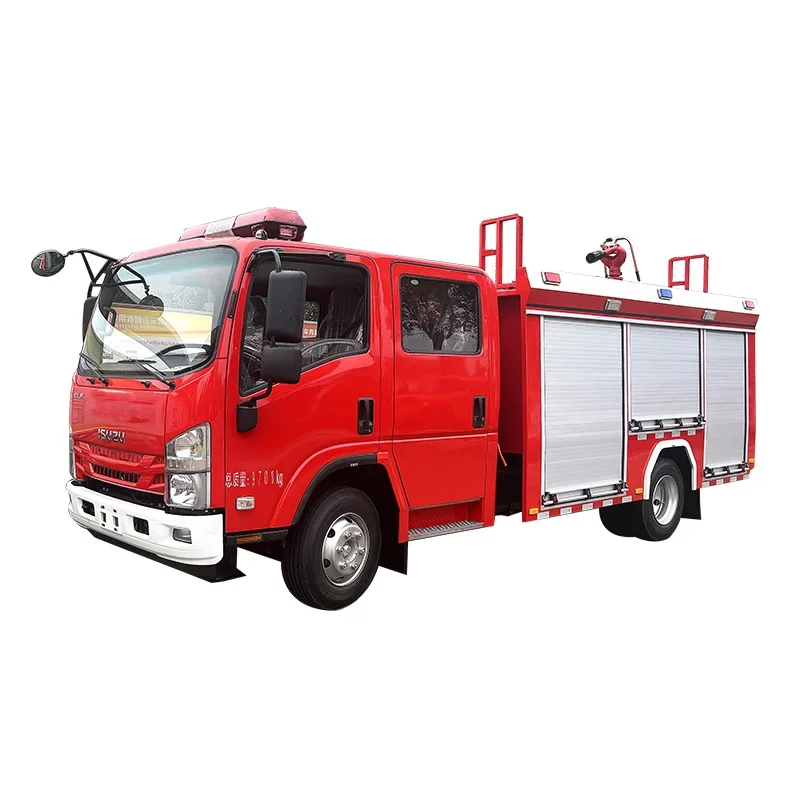 Japan Brand 4000L Fire Truck 4 x 2 Water Tank Fire Fighting Rescue Truck