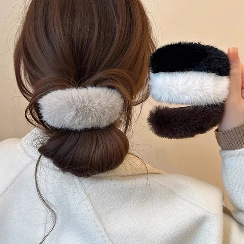 

AWAYTR Korean Simulated Plush Twist Hair Clips Acrylic Hairpin for Women Girl Vintage Advanced Hairgrip Elegant Hair Accessories