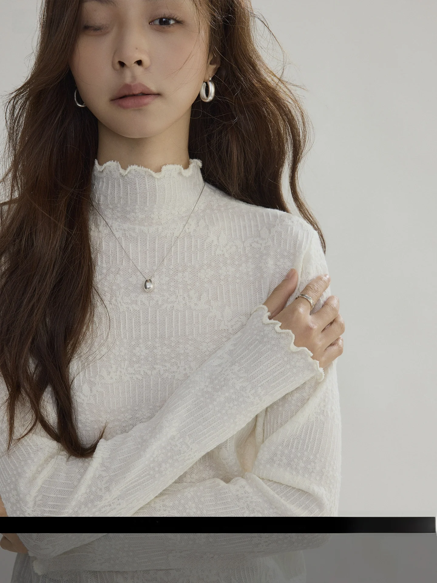 

Женский повседневный вязаный топ Joli Choose с высоким воротником, деревянными элементами и модной нейлоновой тканью