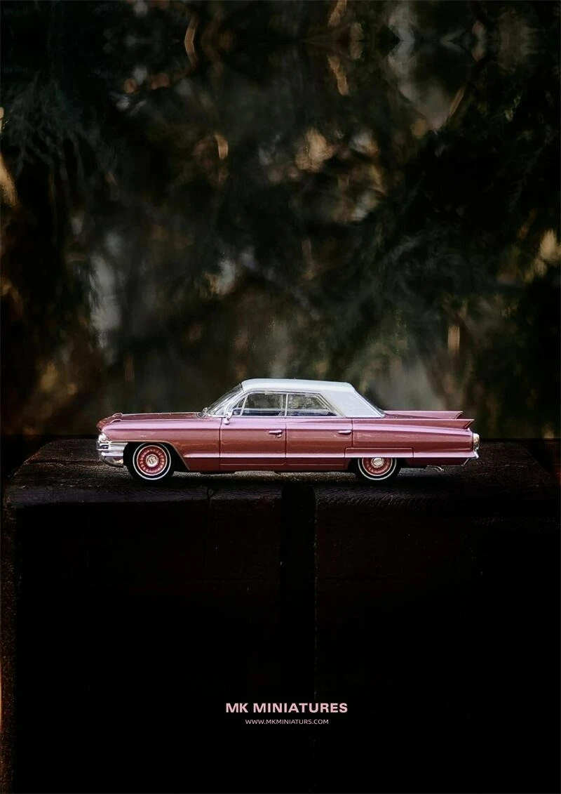 

Коллекционная модель автомобиля DeVille Diecast в масштабе 1:64