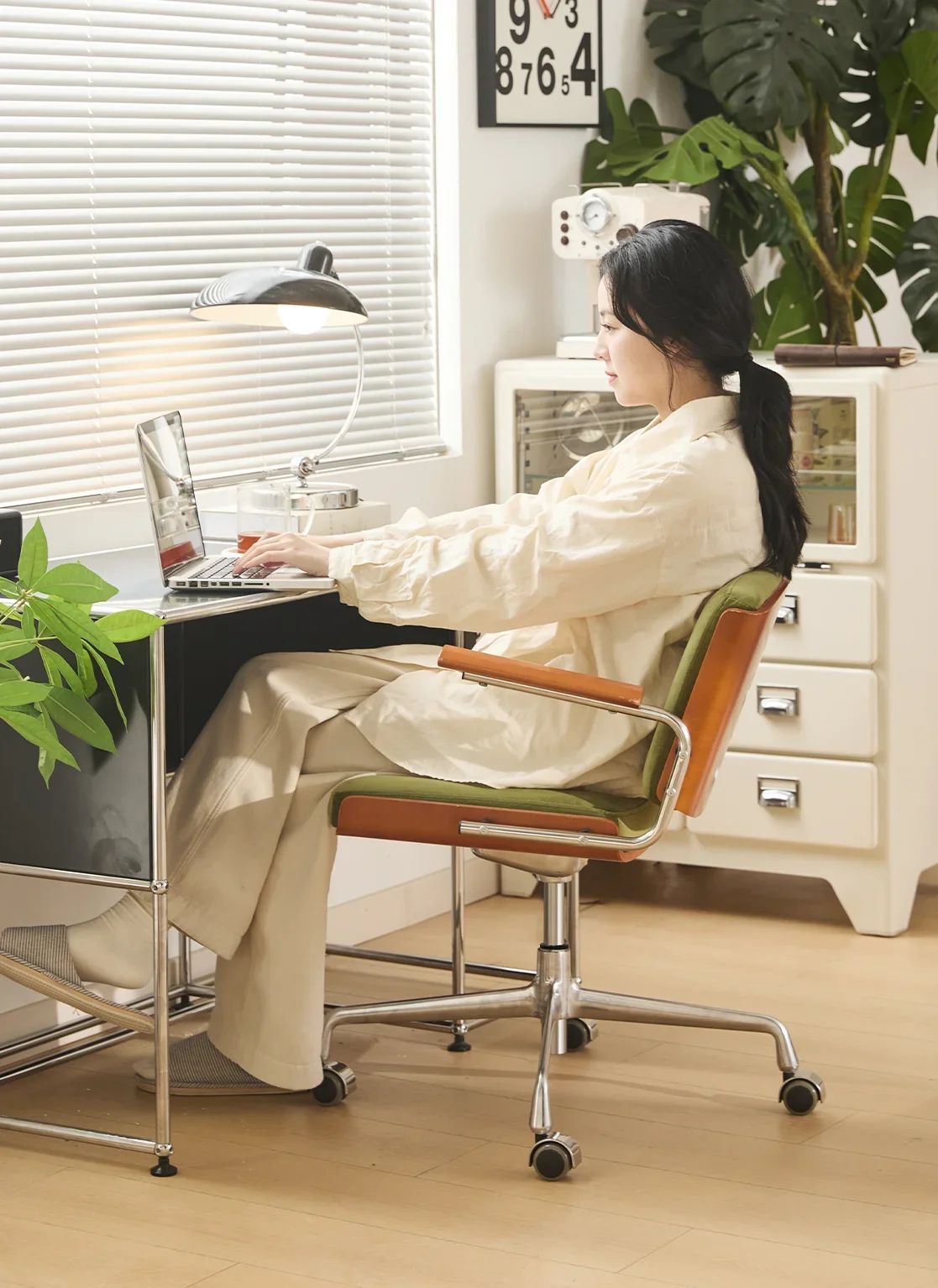 Computer Chair Household Roller Comfortable Long-Sitting Study Desk Bedroom Swivel Chair Lifting Office Chair