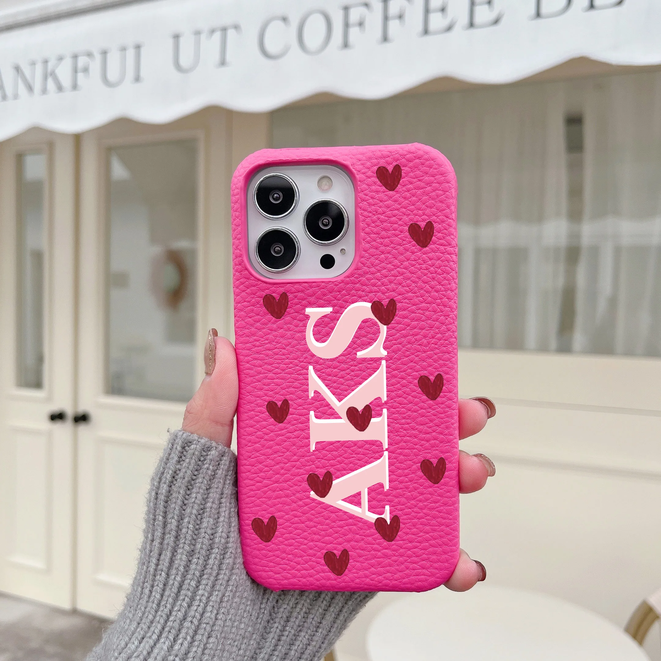 Custodia per iPhone in pelle PU con iniziali in pelle personalizzata Love Hearts per iPhone 14 15 13 Pro Max 12 11 Pro Max X XR 16 Plus Cover