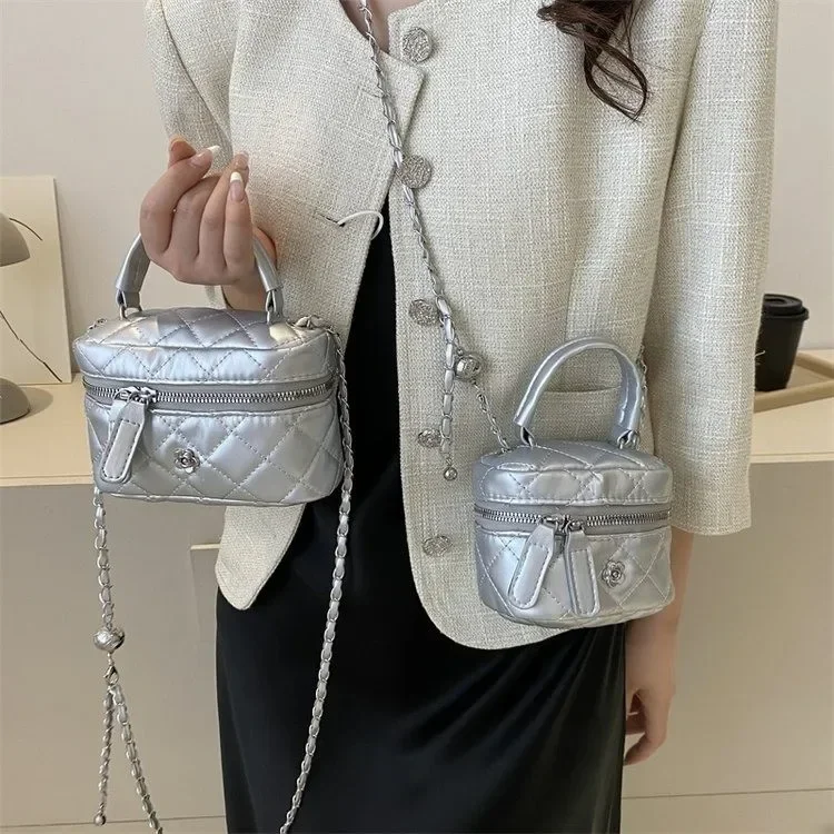 Women's Simple and Personalized Embroidery Thread Lingge Single Shoulder Bag Broadcast Popular Crossbody Bag Fashionable Handbag