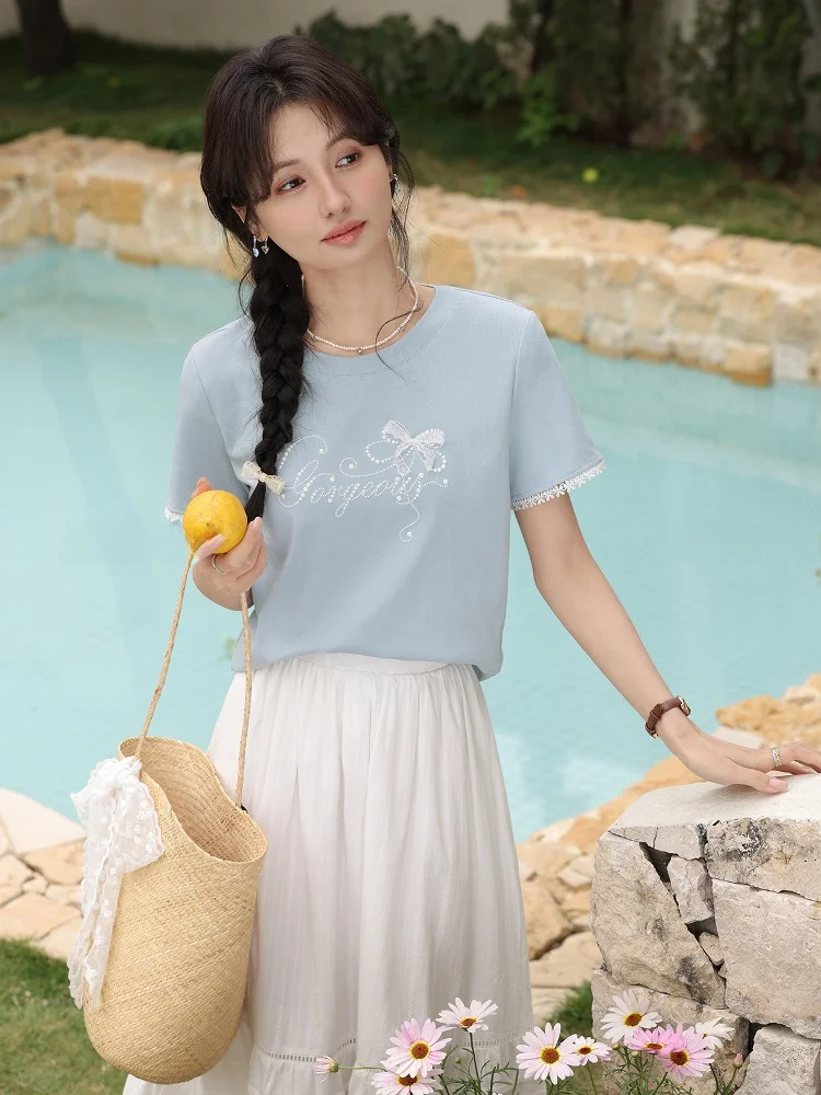 เสื้อยืดผู้หญิงสีฟ้าอ่อน แบรนด์ Deer South รุ่น Blue Melody ปักลาย คอกลม แขนสั้น สำหรับฤดูร้อน