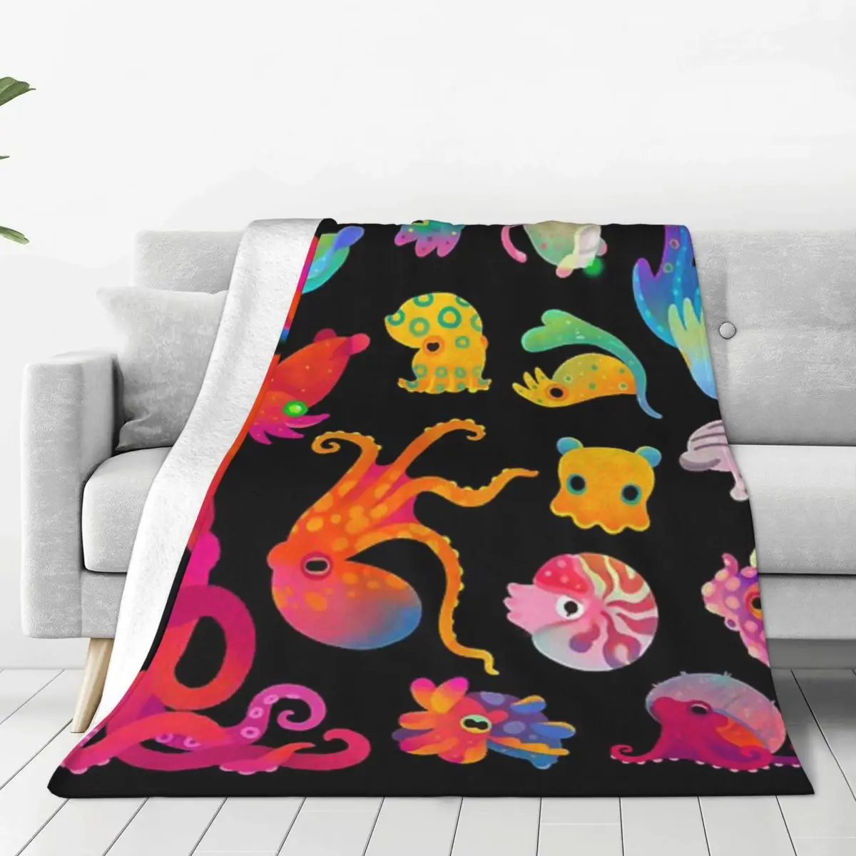 

Cephalopod Blanket Flange Textile Decor Portable Super Soft Throw Blankets for Home Office Plush Thin Quilt