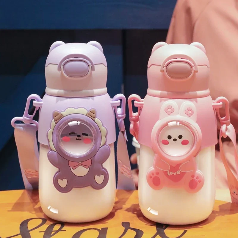 Children's water cup with lanyard, leak-proof cartoon plastic straw cup, drinking utensil, outdoor water bottle for kindergarten