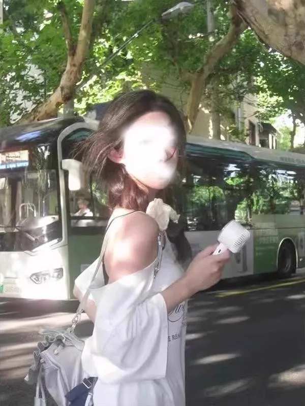 Loose oulder Bared T-irt Women's Summer New Sle Versatile Svel Print Top Korean Sle Commute Loose Fit Creative ...