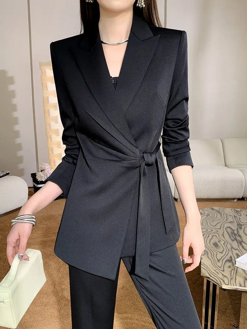 ชุดกระโปรงสูทสีขาวทรงเข้ารูปทันสมัยสำหรับผู้หญิง แฟชั่นฤดูใบไม้ผลิและฤดูใบไม้ร่วง รุ่นใหม่ล่าสุด ชุดสองชิ้น