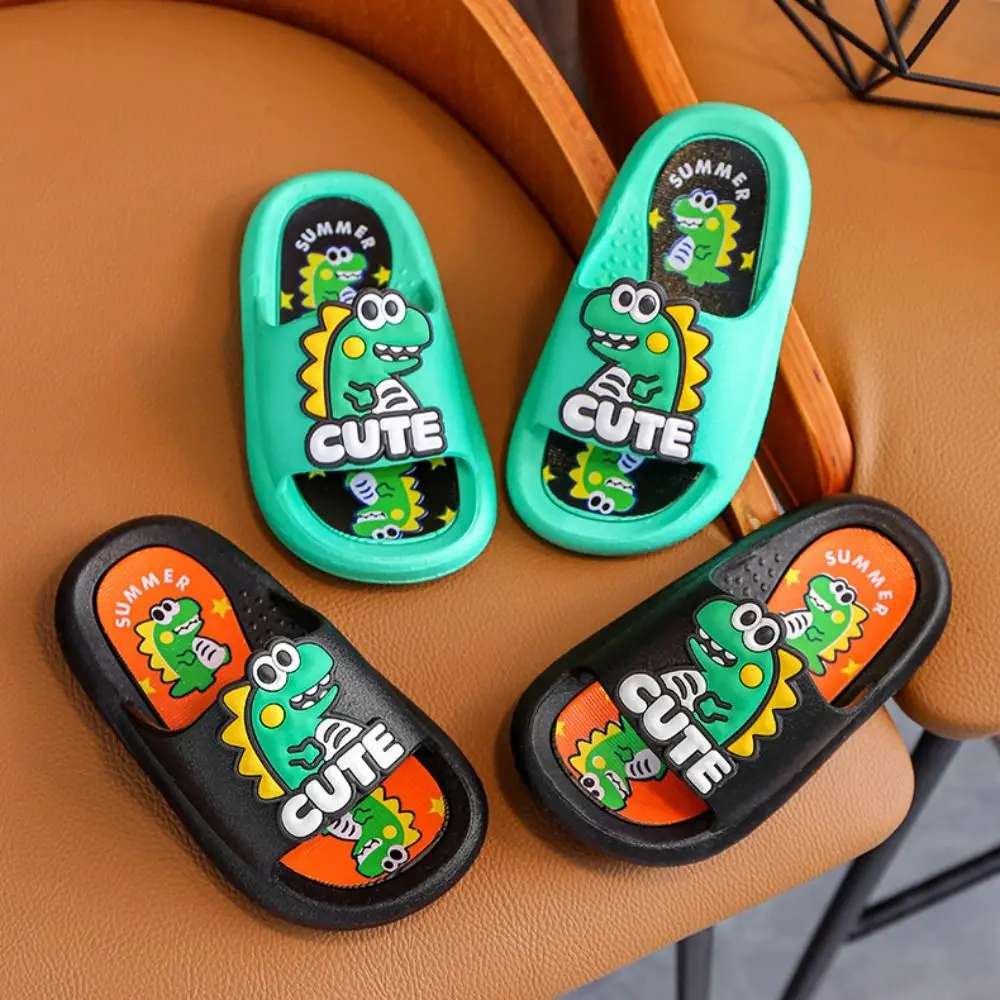 Sandal Dinosaurus Lucu Kartun Platform PVC Sandal Hewan Kartun Anti Selip Warna Solid Sandal Kamar Mandi Anak-anak Kamar Tidur