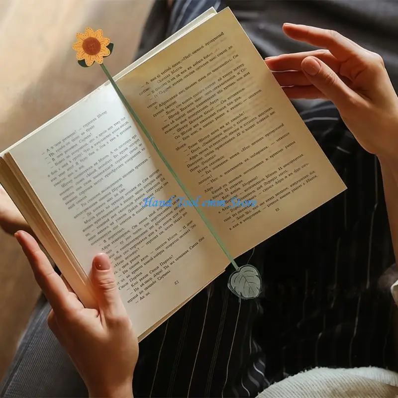 H37F Adorable Rose Shaped Thumb Bookmarks Leather Materials Page Holder For Book Enhancing Reading Experience And Decorations