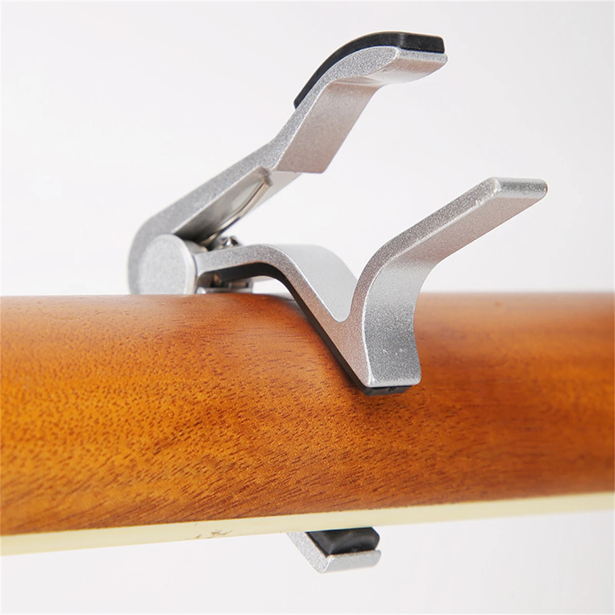 Neuer universeller Gitarren-Kapodaster aus Aluminiumlegierung – leichter und langlebiger Schnellwechsel-Kapodaster für akustische, elektrische und klassische Gitarren – Detail 5