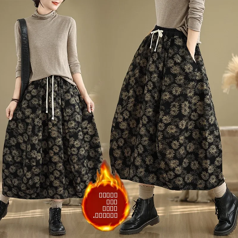 

Джинсовая юбка в стиле ретро с цветочным принтом на подкладке, женская модная всесезонная юбка с высокой талией и эластичной резинкой на талии