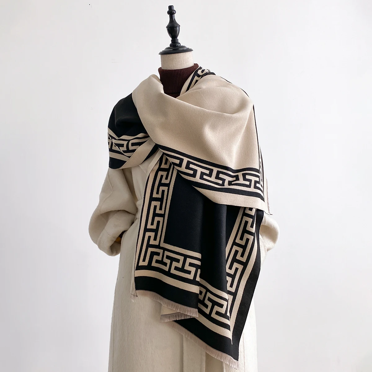 Frauen Geometrie Druck Pashmina Schal Warme Kaschmir Schals Luxus Winter Dicke Decke Bufanda Weibliche Wrap Bandana Echarpe Poncho – Detail 6