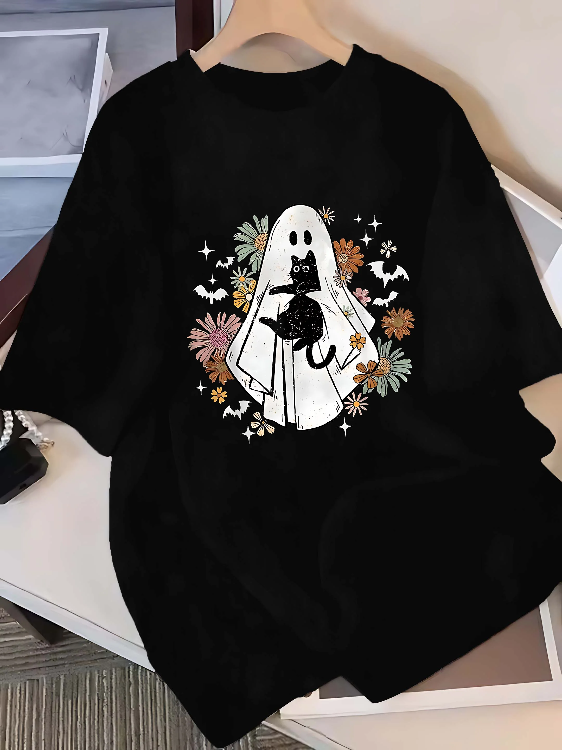 Kaus Grafis Halloween Ghost & Black Cat Ukuran Besar - Lengan Pendek Enam Warna