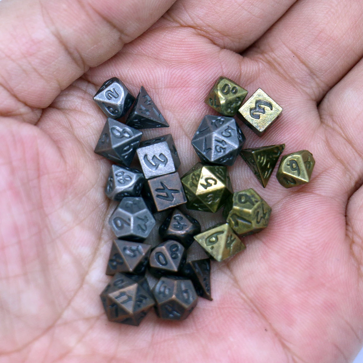 7 teile/satz Metall Mini Archaized Brettspiel Würfel Set Polyedrische Tisch Spiel Würfel Rollenspiel RPG Würfel