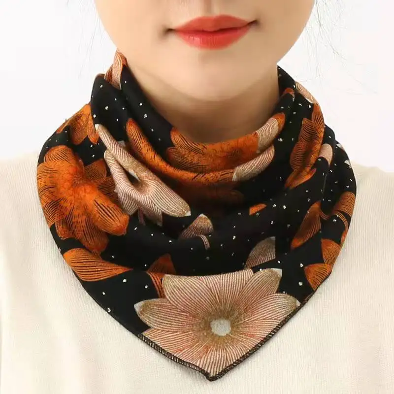 Autumn and Winter Women\'s Neck Protector Korean Edition Warm Mask Western Mom Fake Collar New Scarf Triangle Scarf