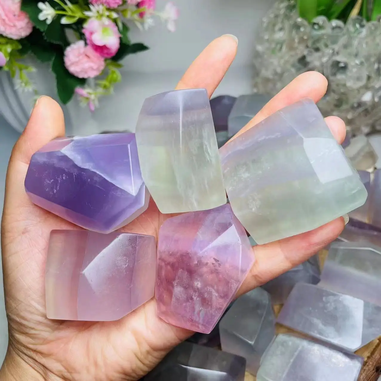 1 pièce de cristal naturel brut de fluorite lavande, pierre précieuse de guérison de forme libre