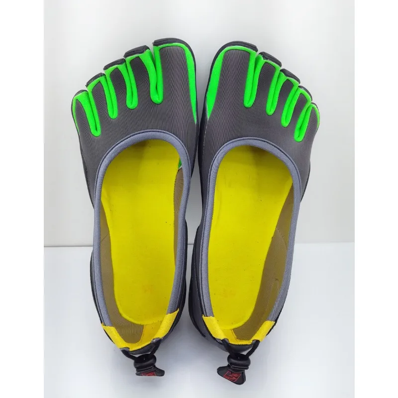 

Women's Five Toe Shoes - Lightweight Barefoot Yoga Fitness Shoes for Climbing, Gym Training & Water Sports