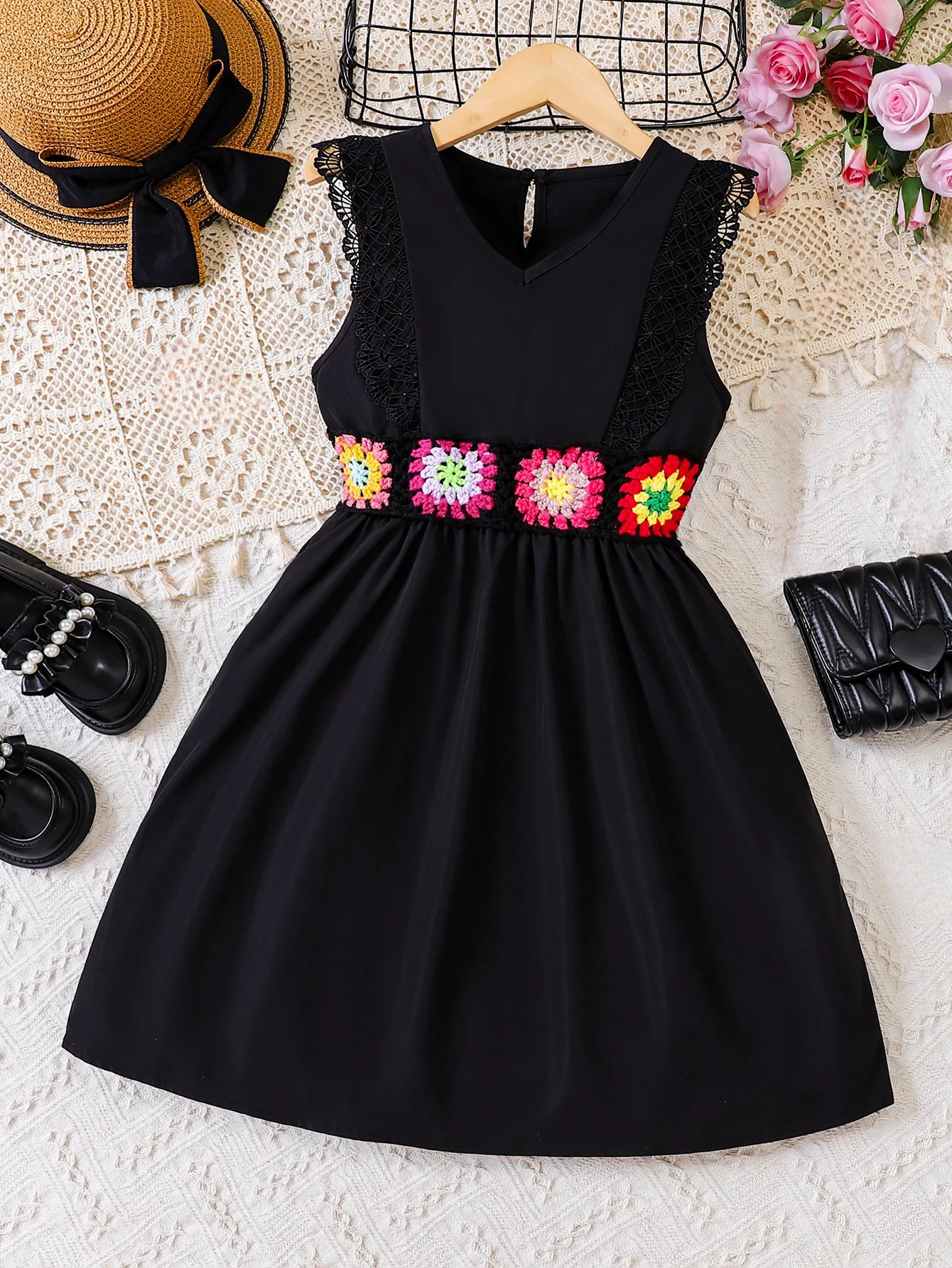 Summer girls fashion Polyester 100% lace lace sleeveless round neck black waistline unique dress