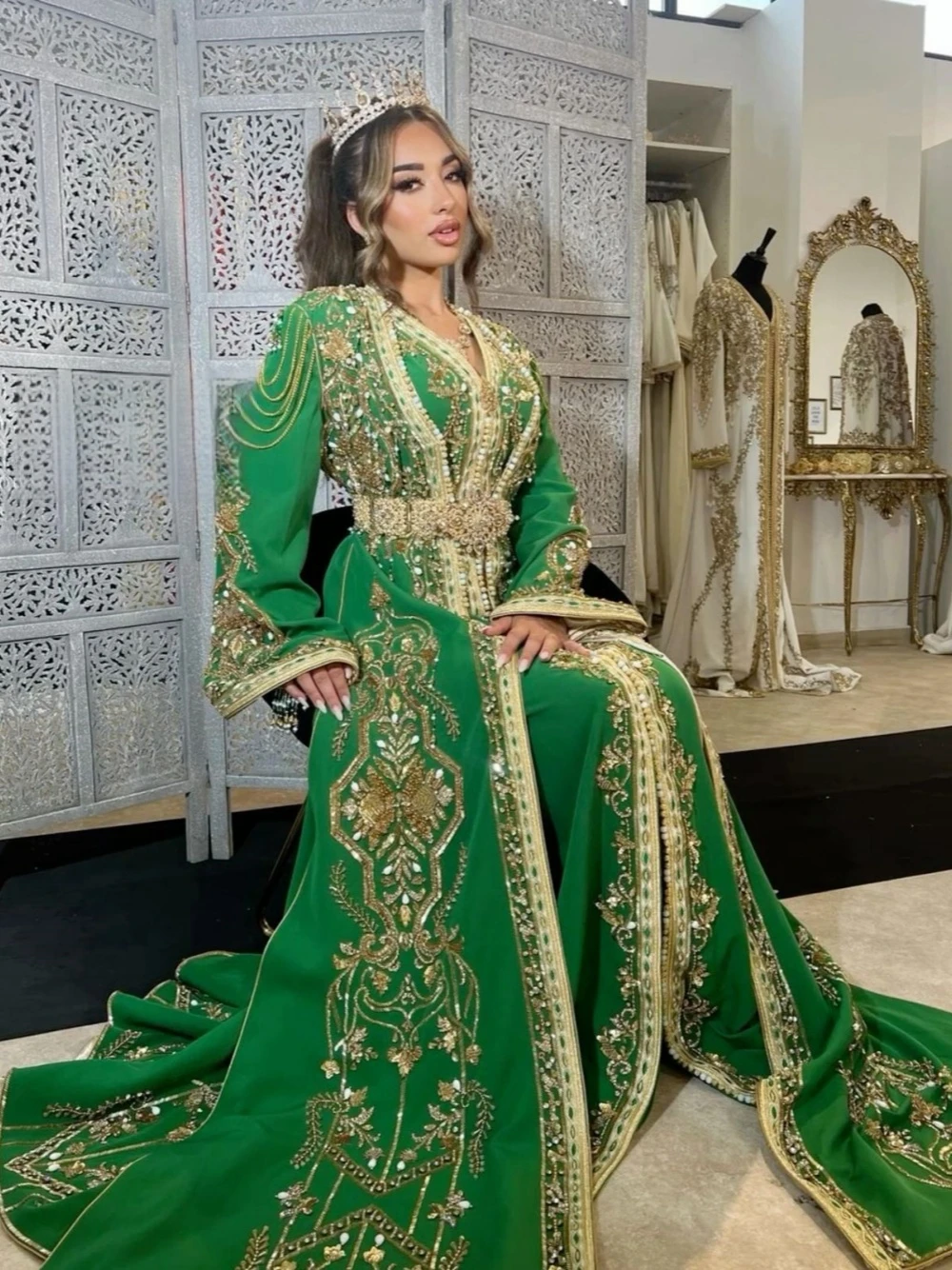 Exquisite Abendkleider mit V-Ausschnitt marok kanis che Applikationen A-Linie Brautkleid Frauen Perlen boden lange maßge schneiderte Kleid Robe de Mariée