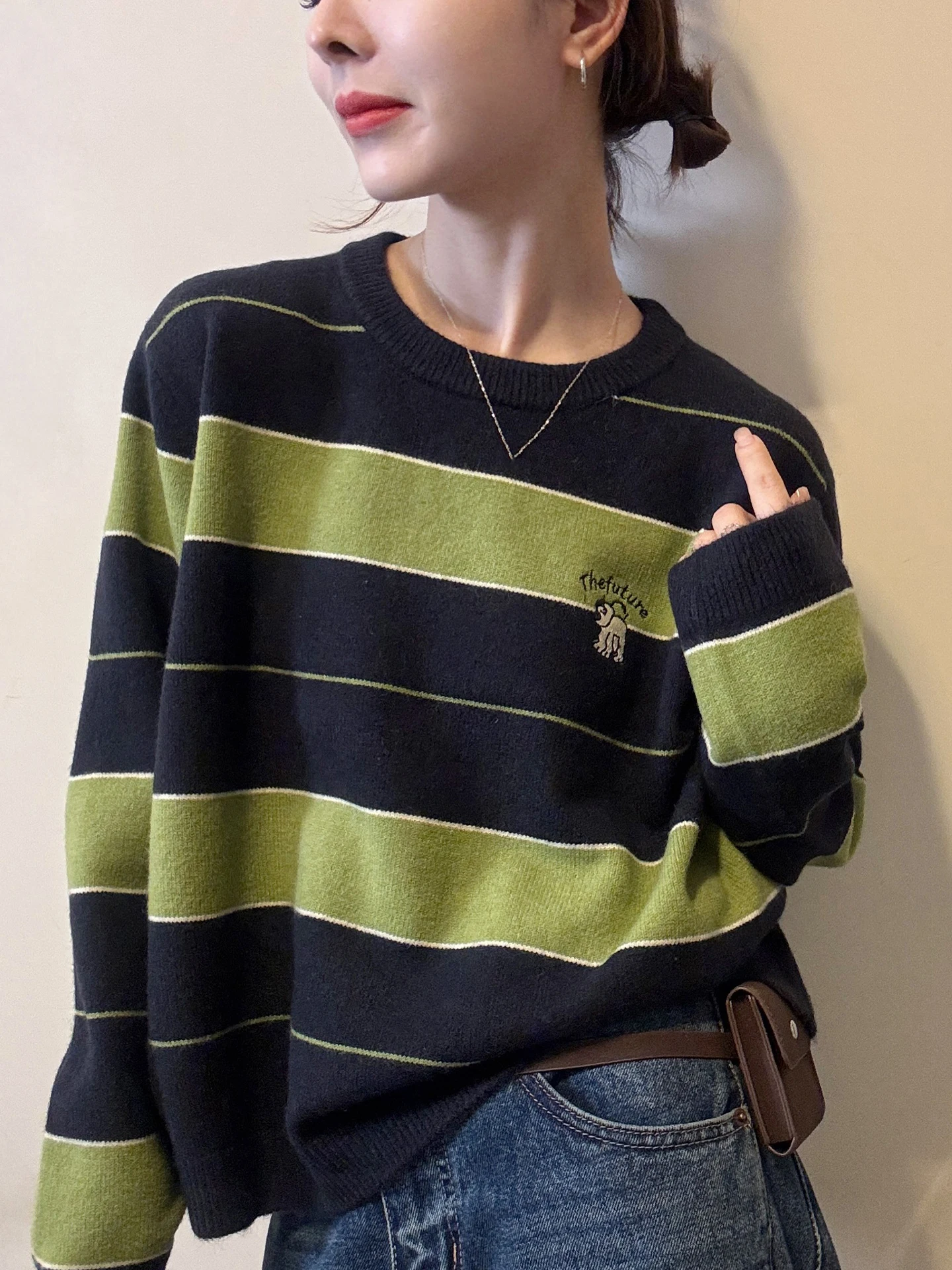 

Trendy round Ne Knitwear Design Winter Faion Color Blo Striped Camere Long Sve Women's Top Commute Sle Loose Fit