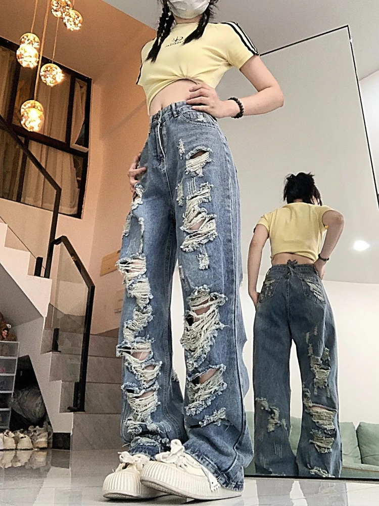 

Fashionable Ladies US Inspired Flared Distressed Jeans Vintage Warm Season Elevated Waist Tailored Baggy Maxi Length Bottoms