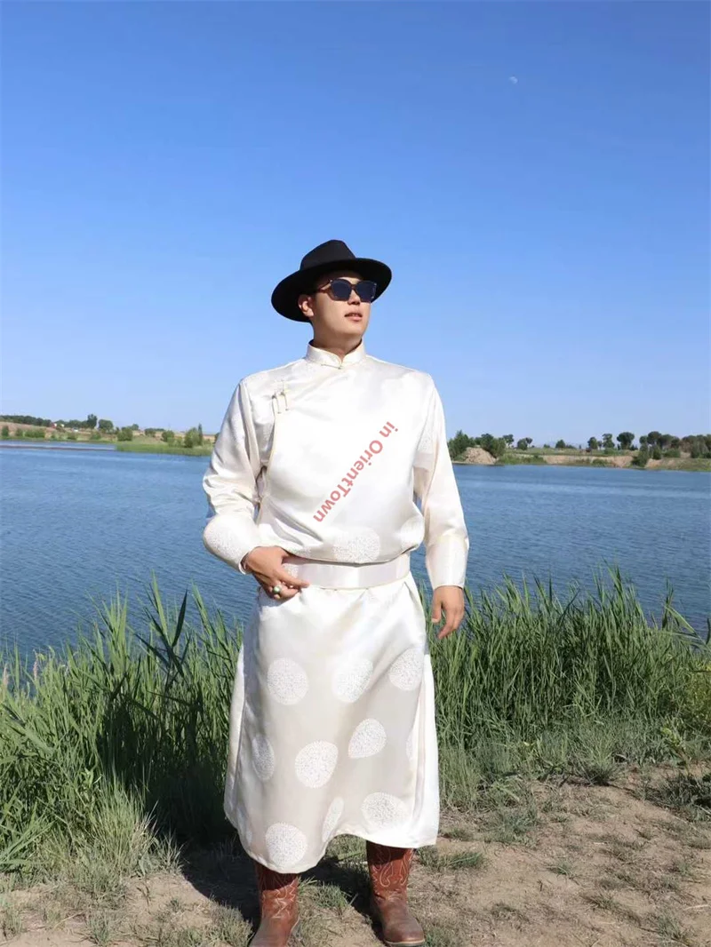 شرق آسيا العرقية زوجين نمط رداء طويل الأزهار بلون الساتان المناظر الطبيعية الخلابة بقعة الملابس عارضة اليومية التقليدية المنغولية ثوب #2