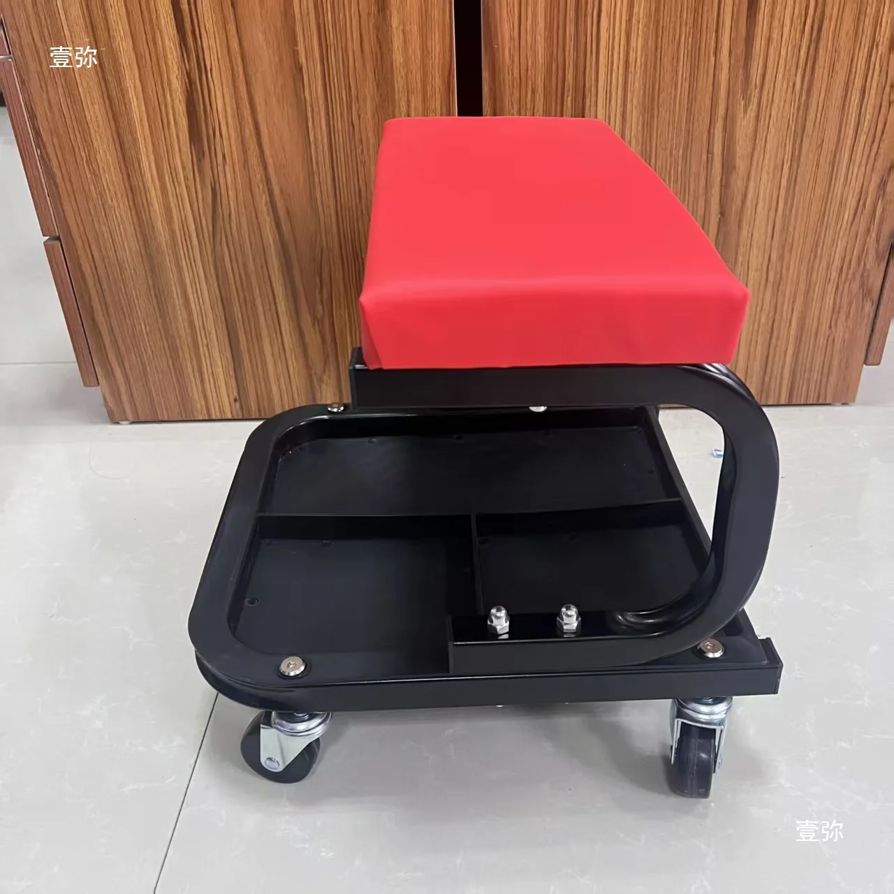 Repair stool Repair stool Mobile tool stool Auto repair work  with universal wheel sliding 4S shop  Wiping machine