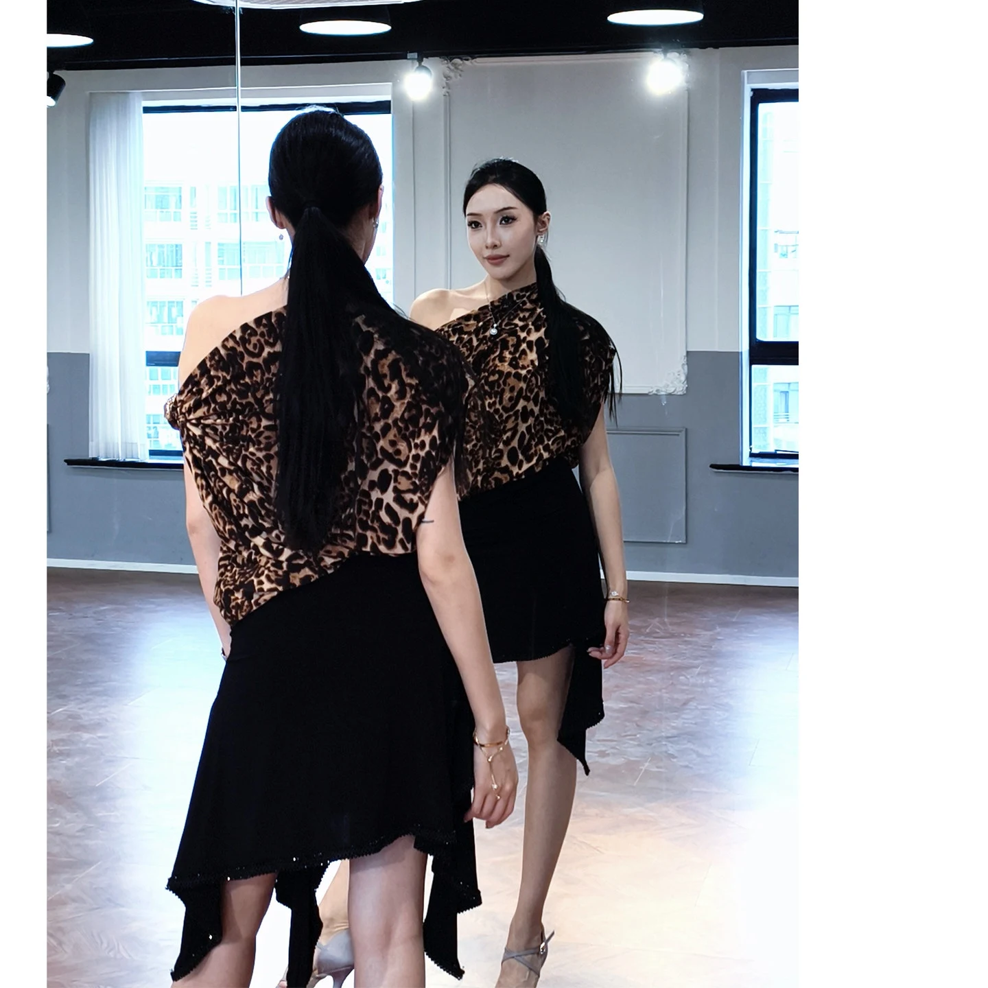 Latin Dance Kleidung Frauen Lose Schräg Schulter Leopard Schwarz Tops Erwachsene Rumba Cha Cha Tanz Kleid Praxis Ausbildung Kleid SS1132