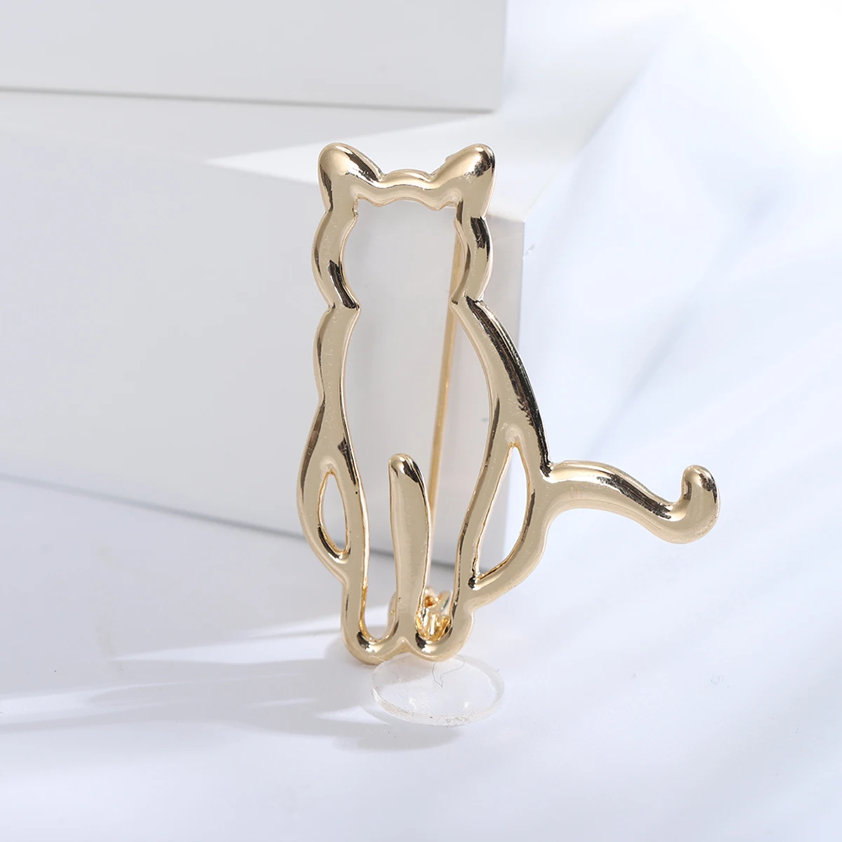 Japanese and Korean fashion simple and cute cat brooch temperament clothing accessories