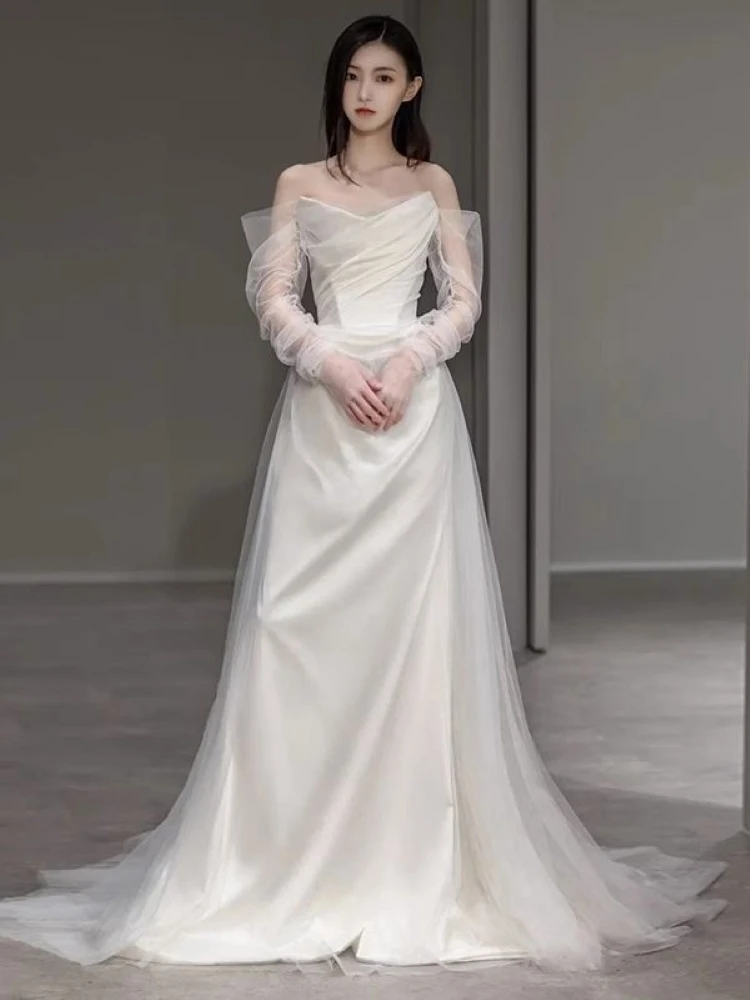 

Sexy temperament strapless satin slim fit fishtail wedding dress.(017)