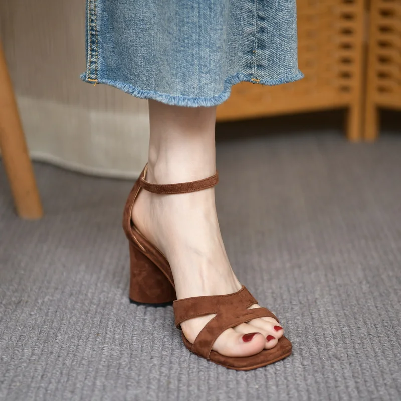 Cover High Heel 7 CM Summer Sandals  Open Toe Retro Shoes Women Sheepsuede Buckles One Strap Sandals French Style Women Shoes