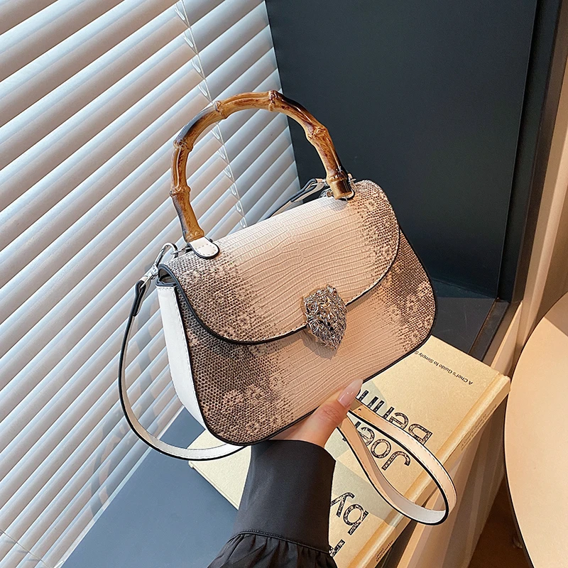 

Commuter Crossbody Bag With Large Capacity Solid Color For Women Casual Leisure Activities Fashion