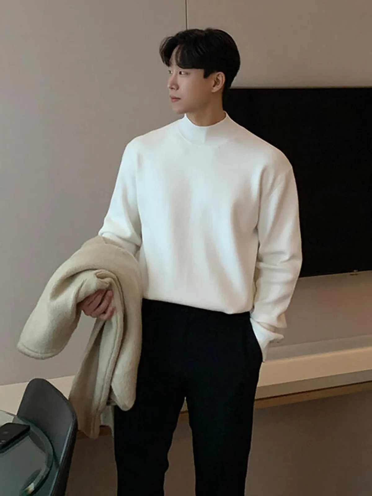 

White Korean Sle f High Collar Long Sve Knitted Sweater Men's Winter Faion Inner Wear Casual Loose Fit Basic Color