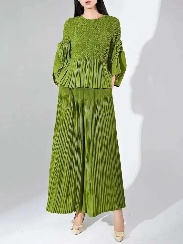 

Women's Casual Pleated Two Piece Round Neck Long Sleeve Top High Waisted Wide Leg Pants 2025 Summer New Pure Colour Suit