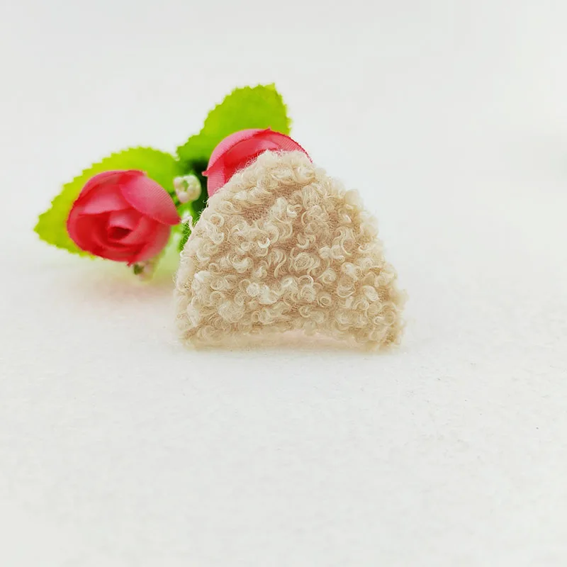 40 Stück, 4 x 3 cm, flauschige Filz-Katzenohren-Applikationen zum Aufnähen für Babykleidung, Mützen, zum Nähen, für DIY-Kopfbedeckungen, Haarspangen, Schleifen und als Accessoires. – Detail 2