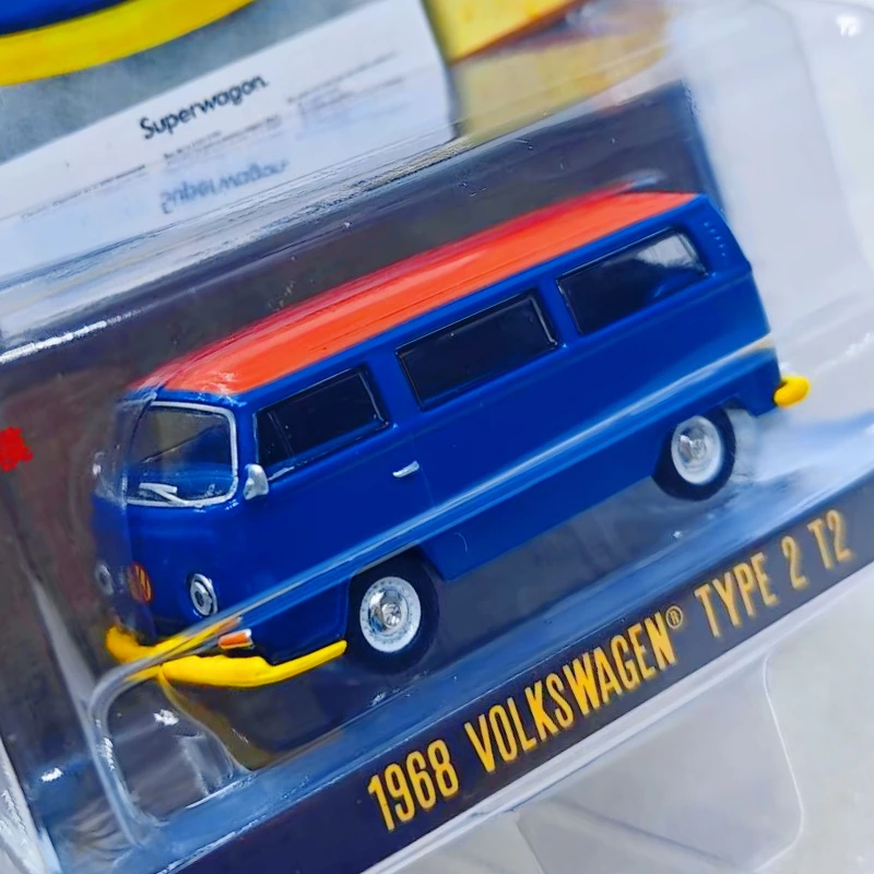 

Green Light 1:64 Retro Advertising Car Series 10 - 1968 Bus T2 Model Original Packaging Wall Pendant Gift for Friends