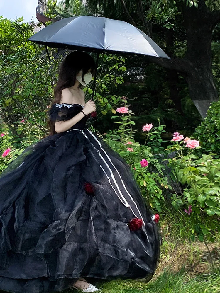 Lolita rencontre princesse, robe de mariée noire à fleurs magnifiques