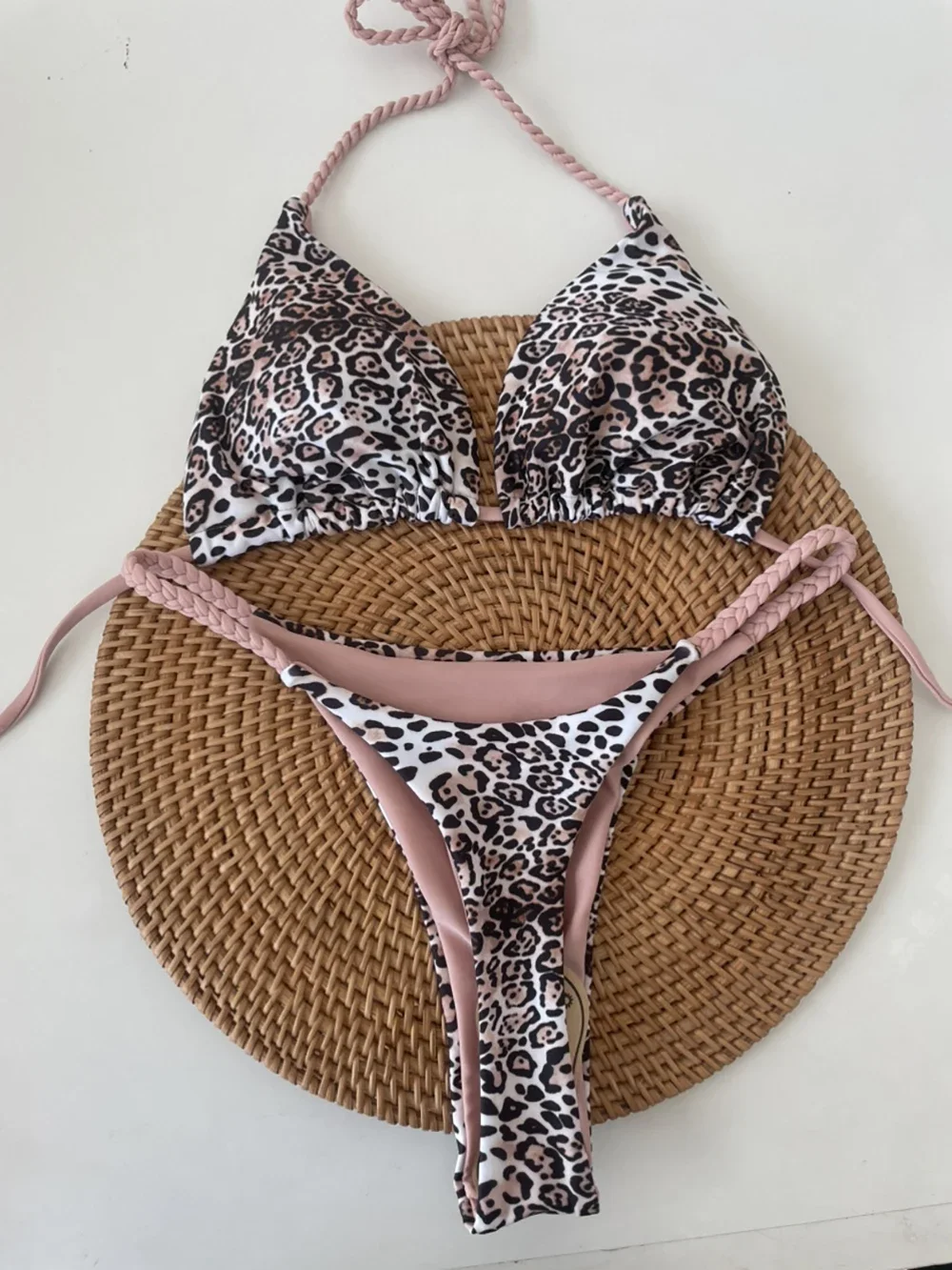 

Сексуальное мини-бикини в полоску с принтом, новинка 2025, купальник на бретельках, женский треугольный купальник-бикини, бразильский купальный костюм, бикини