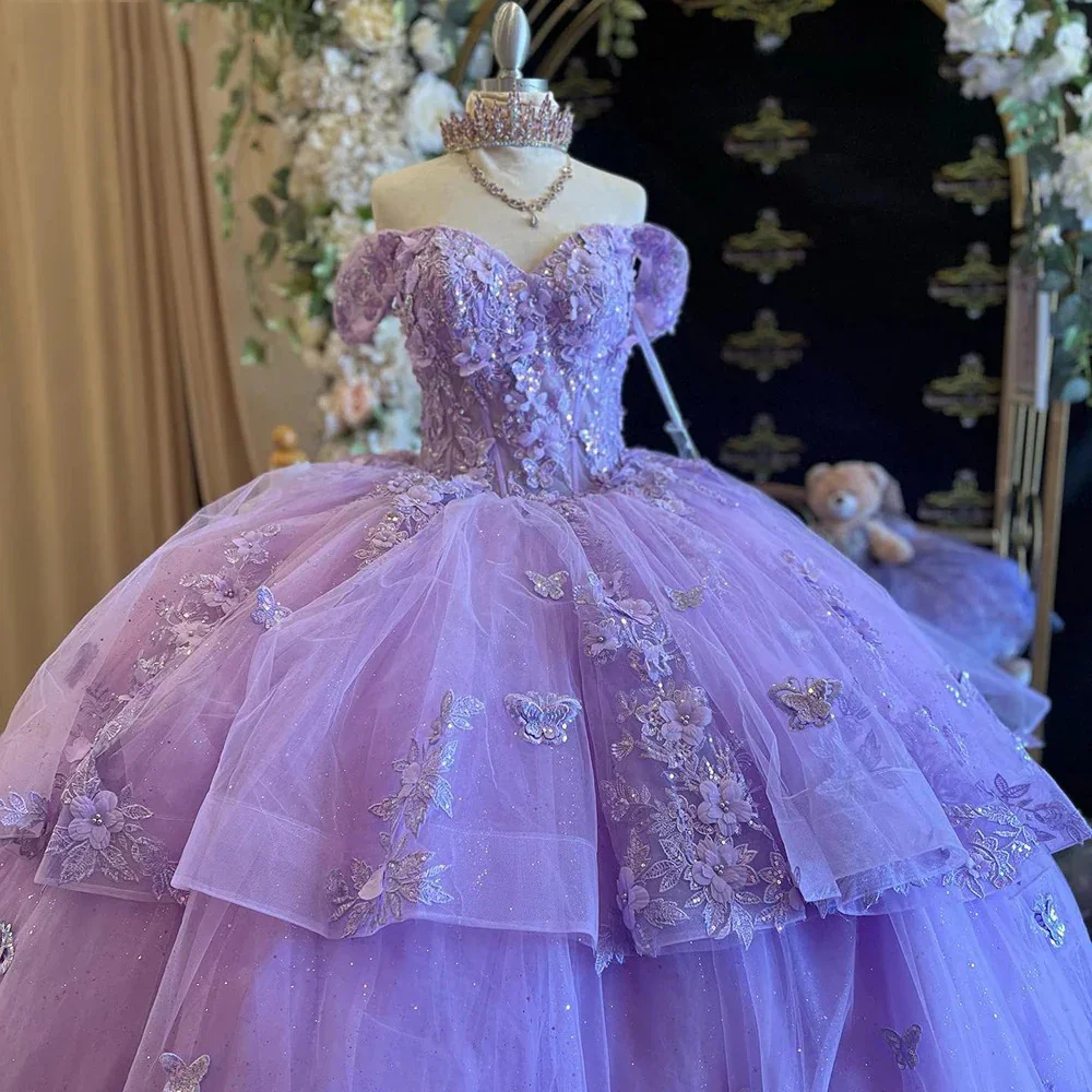 Angelsbridep Abiti Quinceanera viola con farfalla Fiori 3D Applicazioni in pizzo Tulle con perline Volant a strati Principessa personalizzata