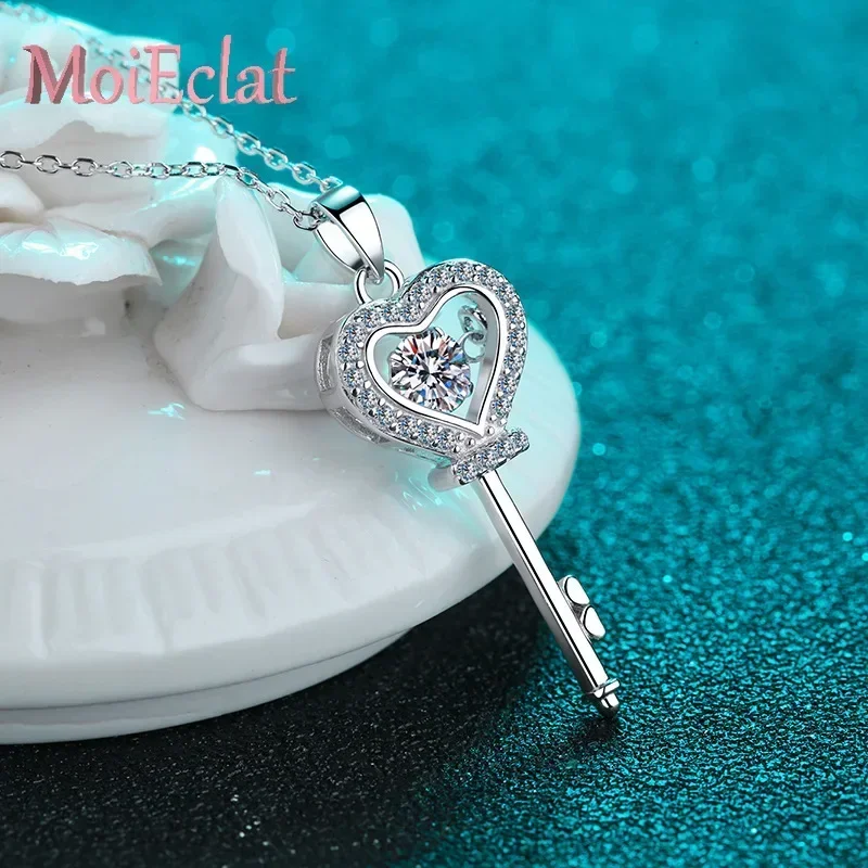 MoiEclat Store Platinum PT950 Lock Love Pendant Sparkling 0.5ct Moissanite Key Diamond Clavicle Chain Alternative Luxury Jewelry